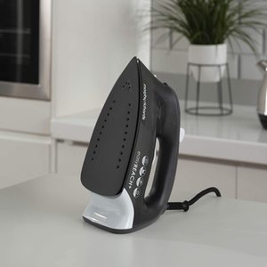 Morphy Richards Easy Reach Iron's soleplate.