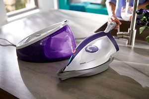 Philips FastCare Steam Generator Iron's components.