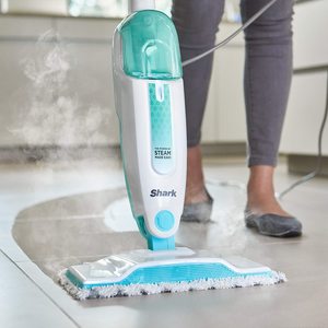 Shark S1000UK Steam Mop in use.
